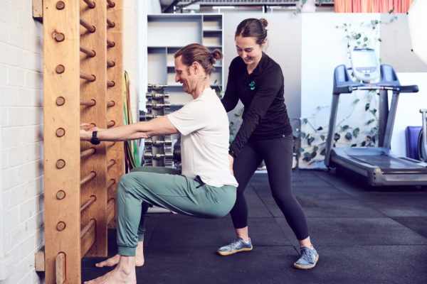 This is an Exercise Physiologist conducting a DNS Exercise Session focusing on hip pain