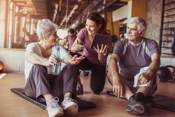 Exercise Physiologist working with older adults